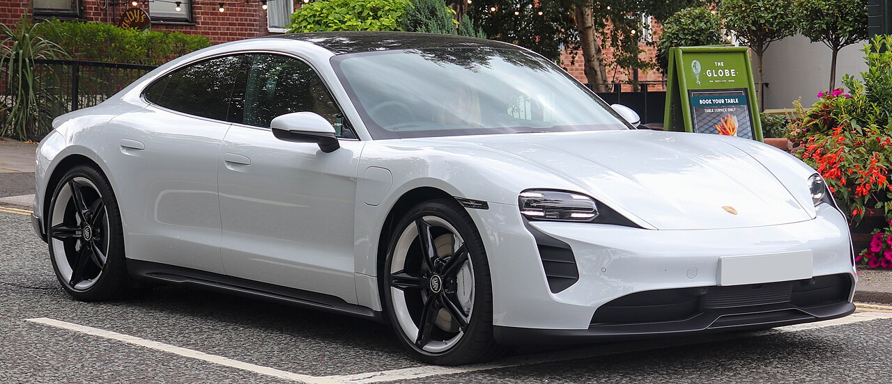 Porsche Taycan Turbo GT 1.034 HP (Attack Mode: 1.108 HP) Aerodinamik Gövdesi