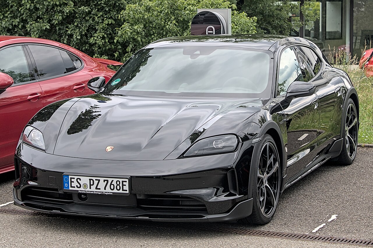 Porsche AG Mühendislik Mirası ve Geleceğin Elektrikli Pist Mimarisi