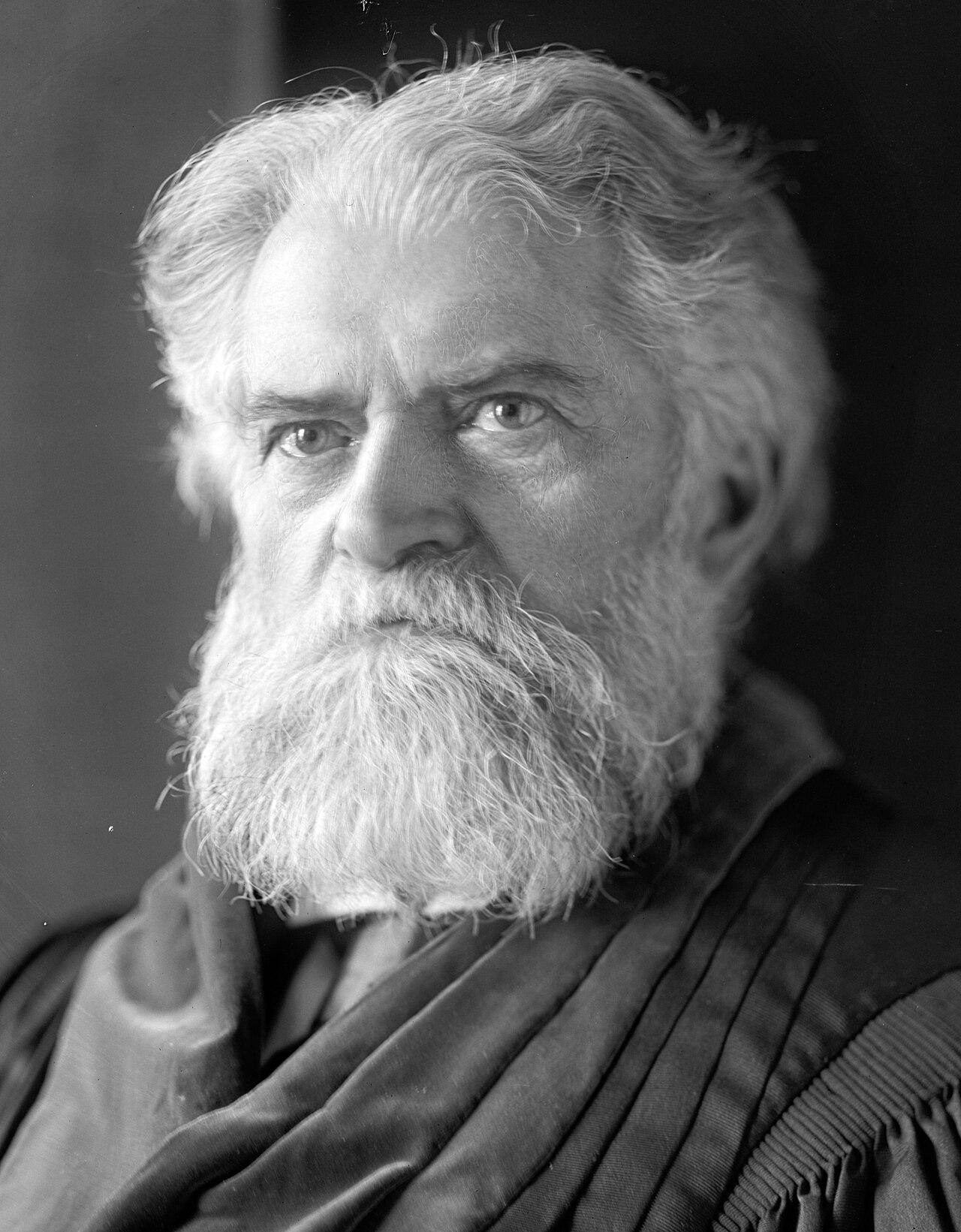 Simon Newcomb, bu ödülü kazanan ilk kişidir.