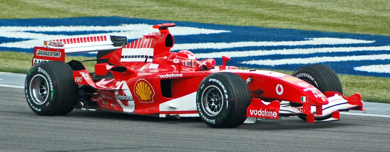 Michael Schumacher beşi Ferrari, ikisi Benetton'la olmak üzere toplam 7 kez şampiyonluk yaşadı. Şampiyonluk sayısında aktif olan sürücüler arasında yine 7 kez şampiyon olan Lewis Hamilton, Schumacher ile aynı rekora sahip.
