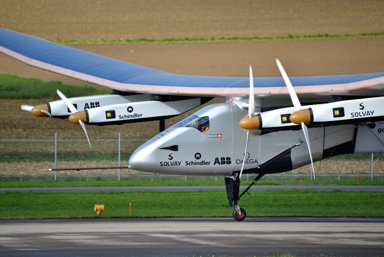 Solar Impulse SI2 pilote Bertrand Piccard Payerne November 2014 (slightly cropped)