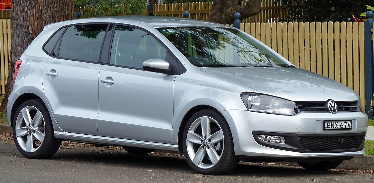 2010 Volkswagen Polo (6R) 77TSI Comfortline 5-door hatchback 01