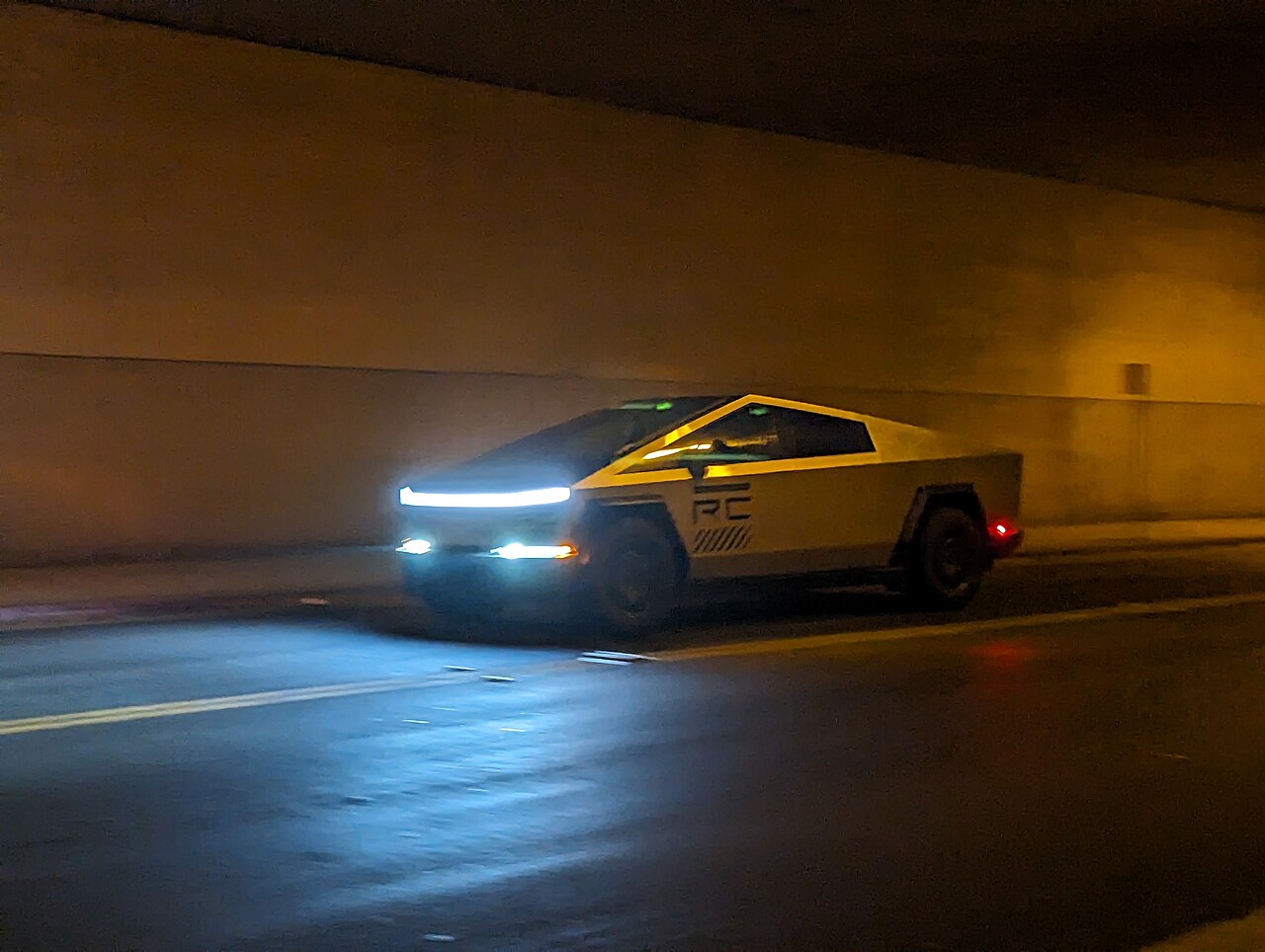 Tesla Cybertruck 2024