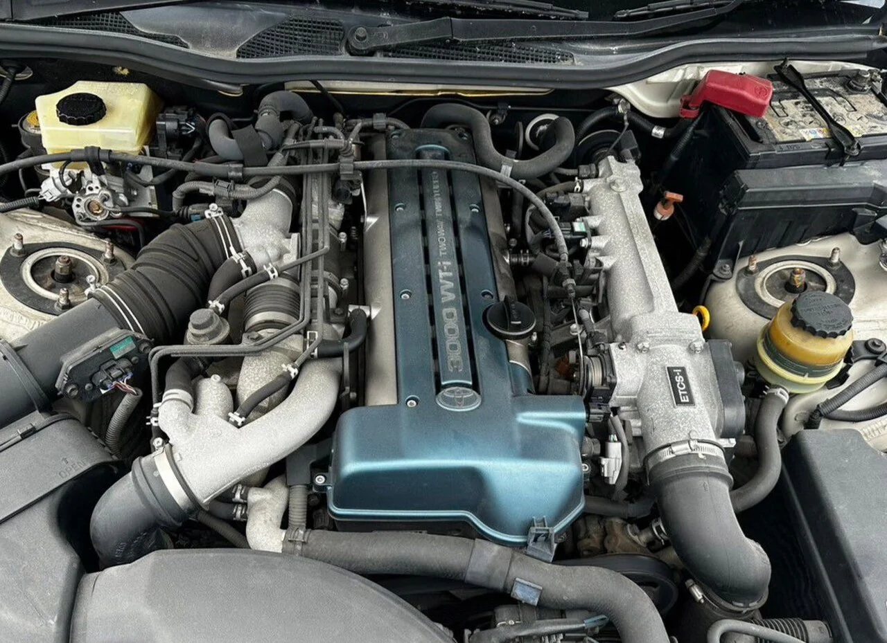 Vehicle: Otomotiv Mühendisliği ve Güç Aktarma Dinamikleri - Toyota 2JZ-GTE Sıralı 6 Silindir Çift Turbo Motor Bloğu