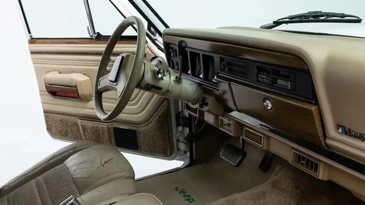 1990 Jeep Grand Wagoneer