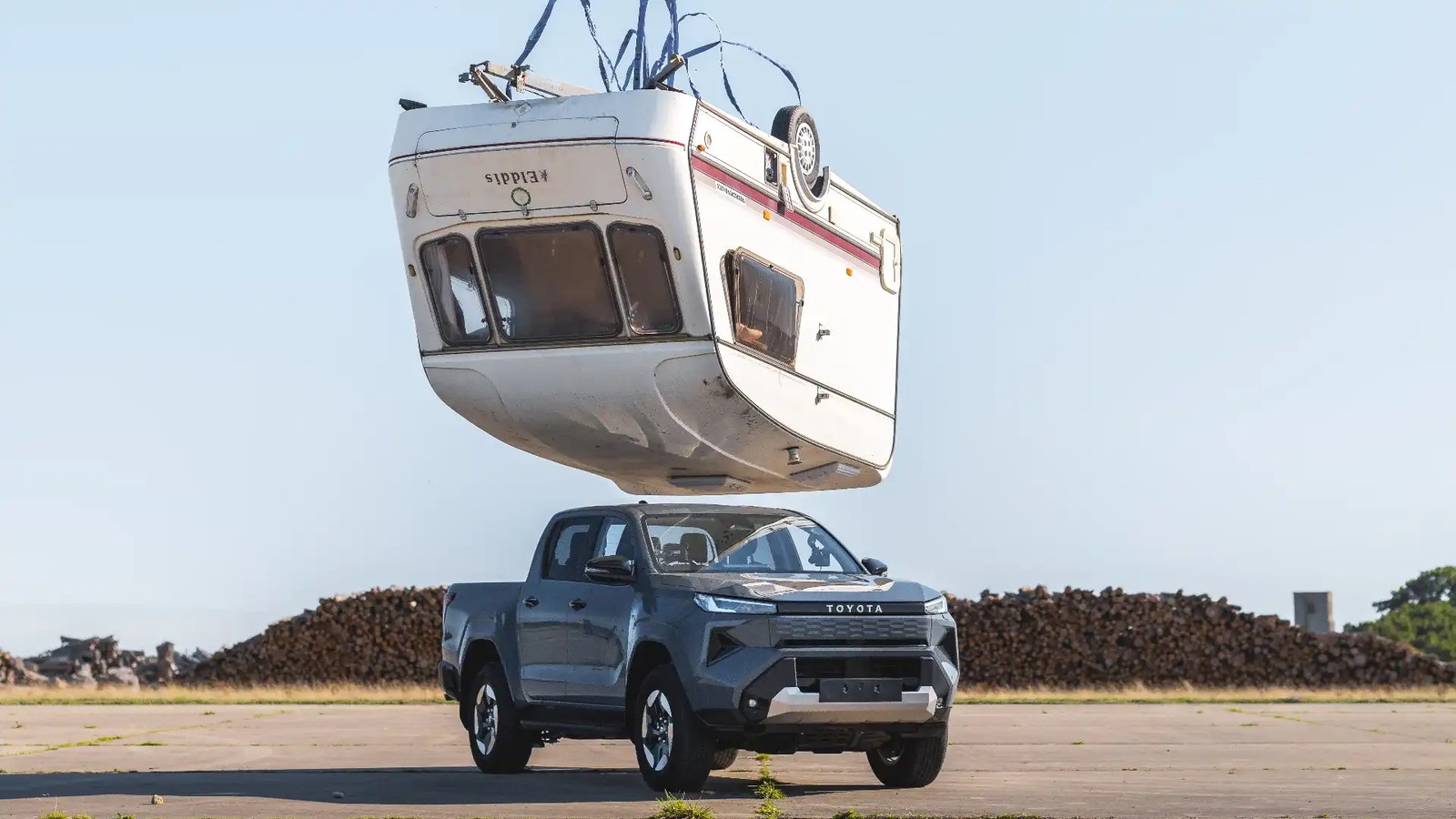 toyota-hilux-ev-torture-test-03