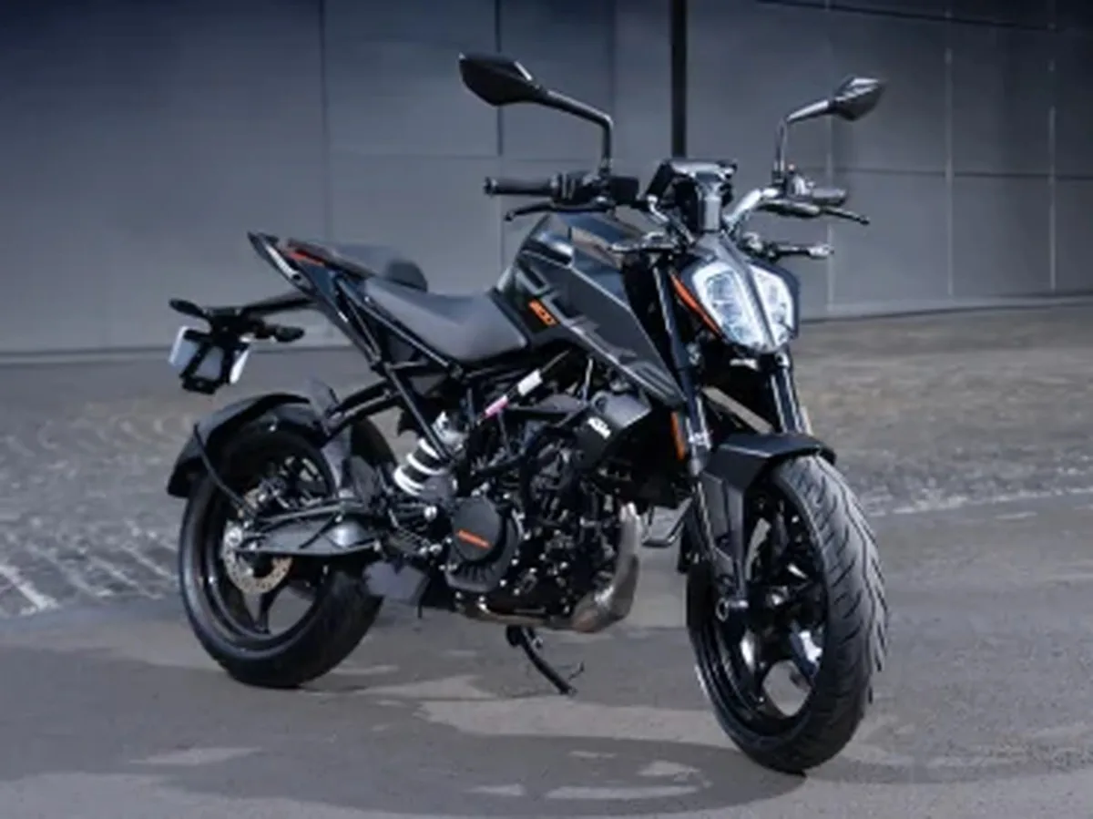 Upgraded KTM 200 Duke launched at Rs. 2.07 lakh