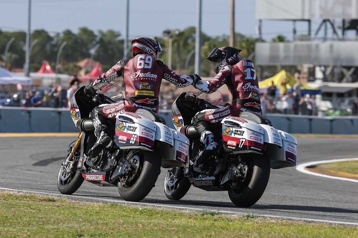 Hayden Gillim (#69) and Troy Herfoss (#17) Daytona 2026