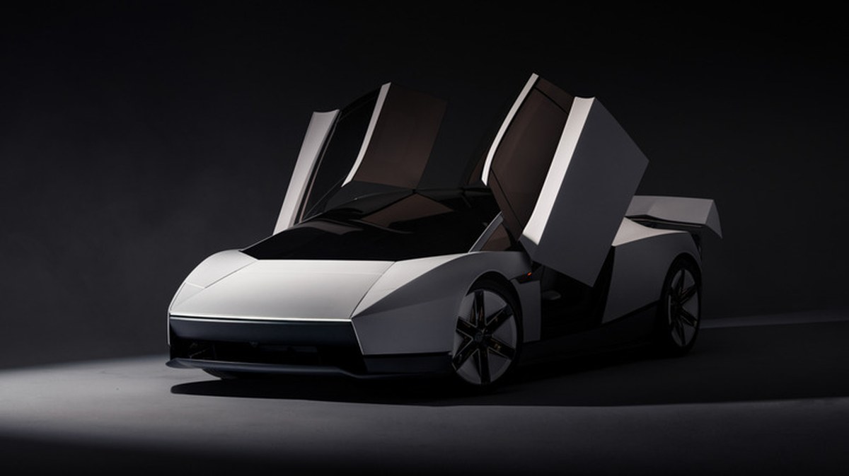 Tesla Roadster Re-Reveal Promises New Design, Flight, Production In 2028
