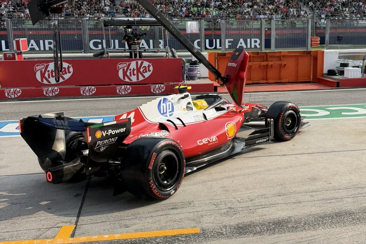 Verstappen ilk kez 2026'da pol pozisyonunu aldı, Malaysia'de zorlu bir turdan sonra zaferini kutladı