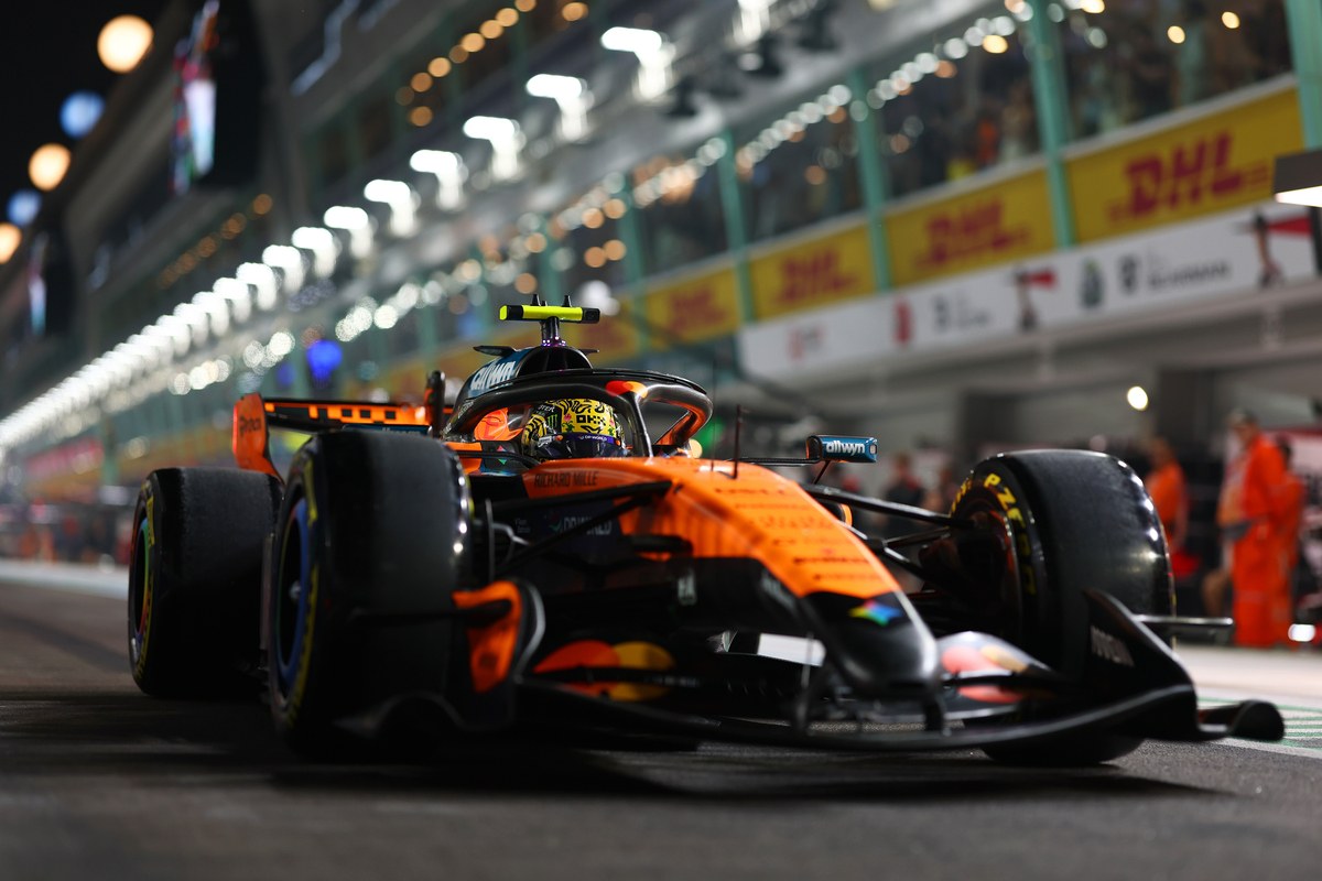 Piastri, Singapur'da sprint pole pozisyonuna en yakın 4'inci oldu