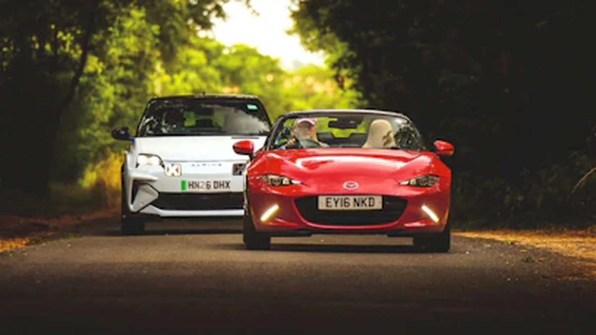 Mazda MX-5 v Alpine A290