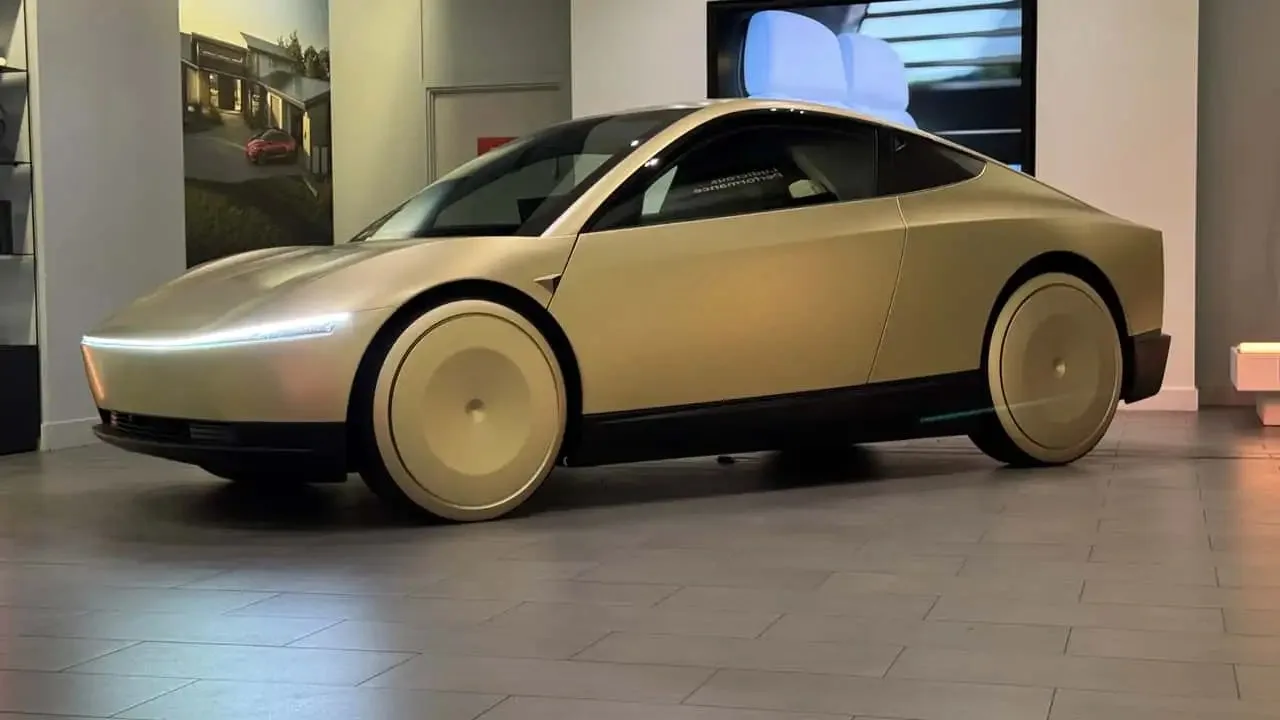 The Tesla Cybercab seen live
