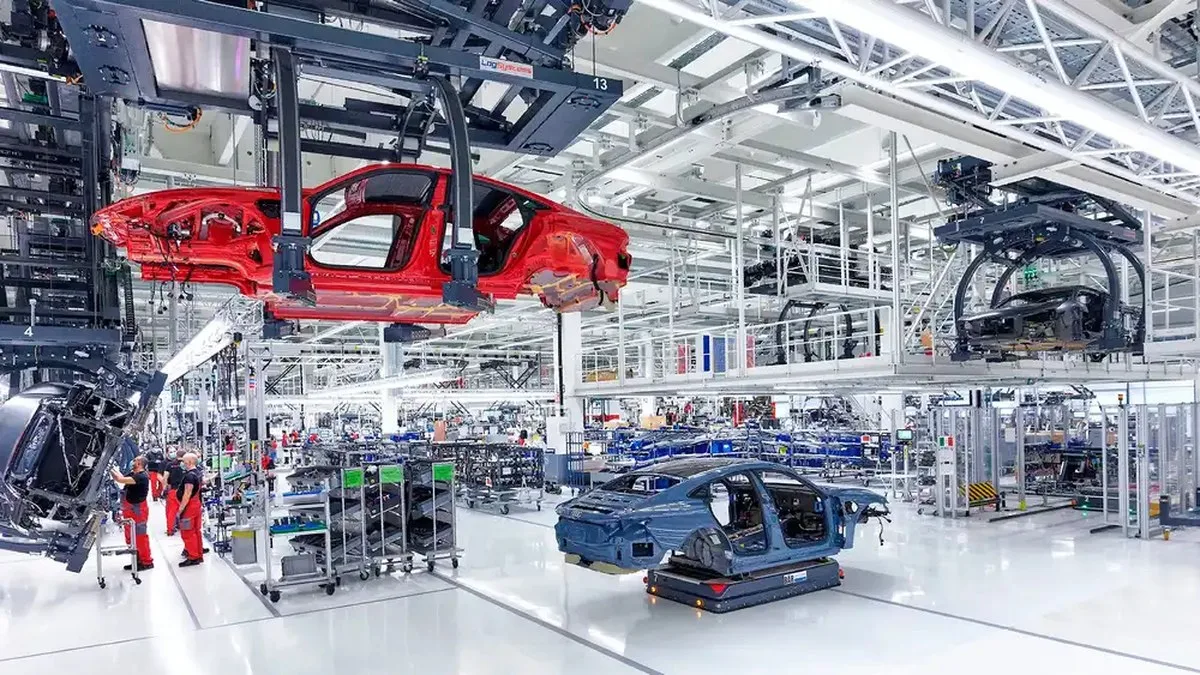 Audi e-tron GT Bollinger Hofe