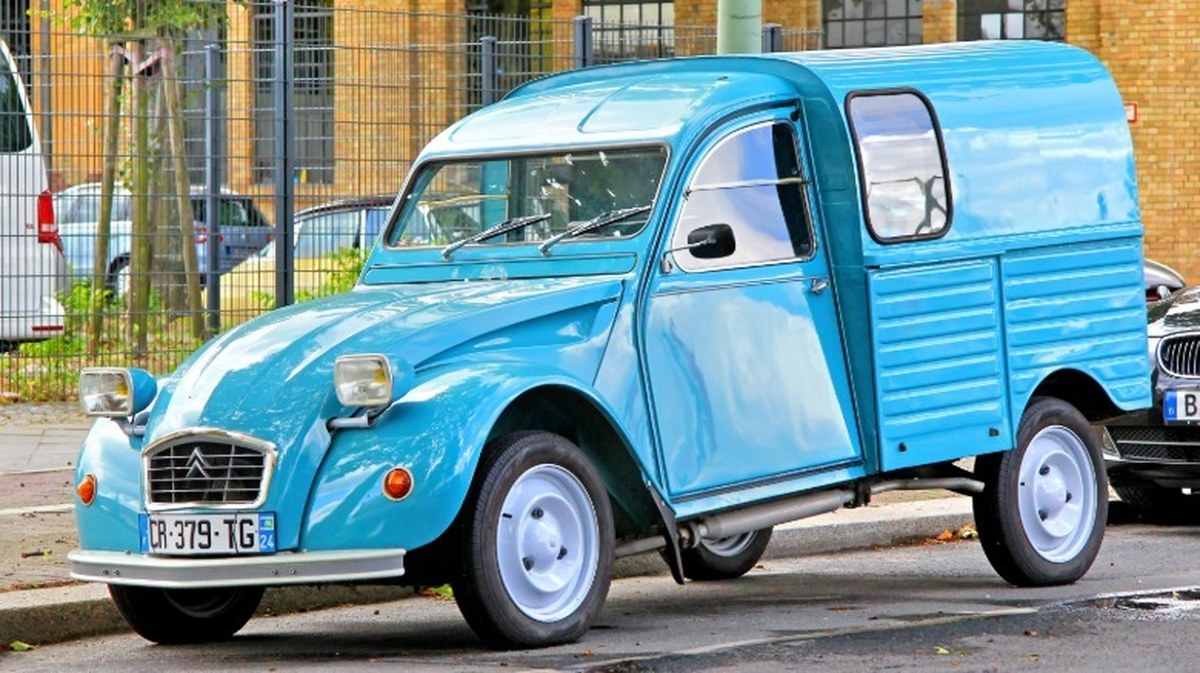 Citroën 2CV Fourgonnette Concept Puts A Box On The Bubble Car, Just Like The Original Van