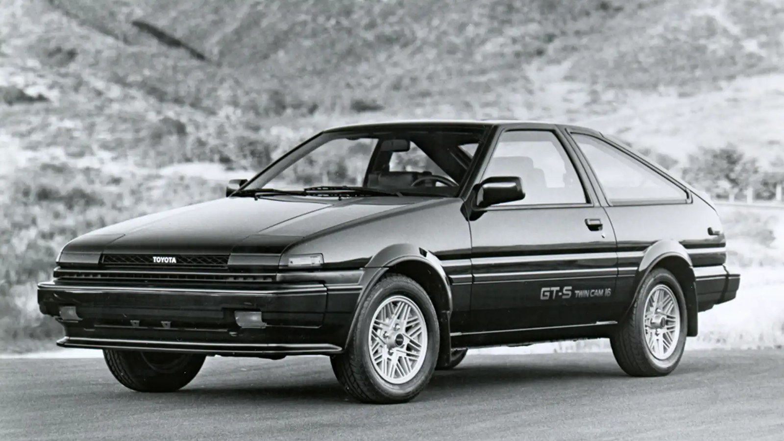1984-1987 5th Gen AE86 GT-S Toyota Corolla Liftback Front 3/4