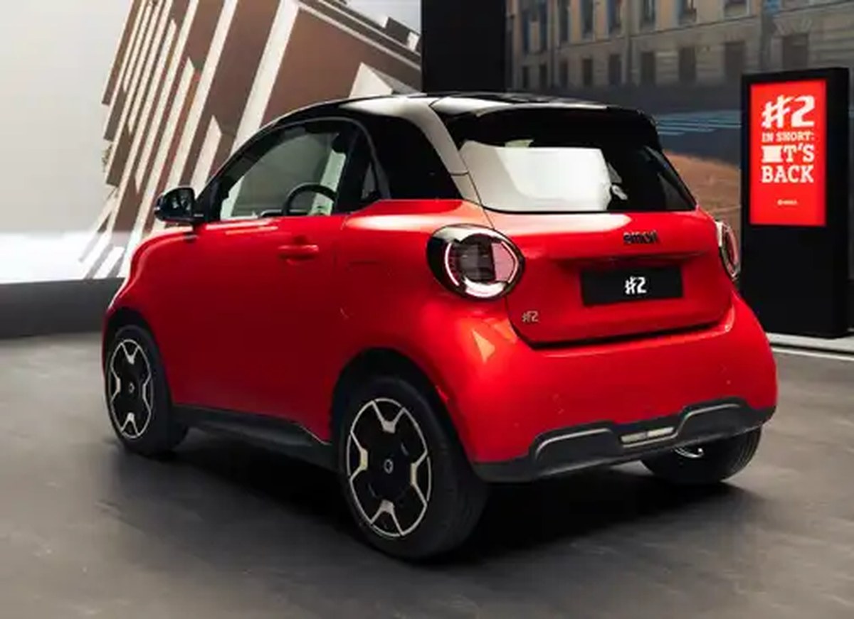 Two Seats, New Name, Still Adorable: The Smart Car Is Back