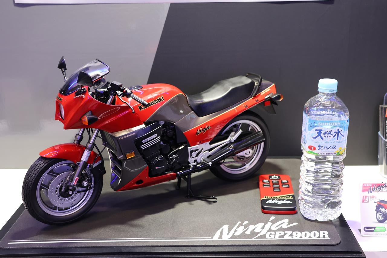 画像1: 「GPZ900R」が1/4ダイキャストモデルで立体化！
