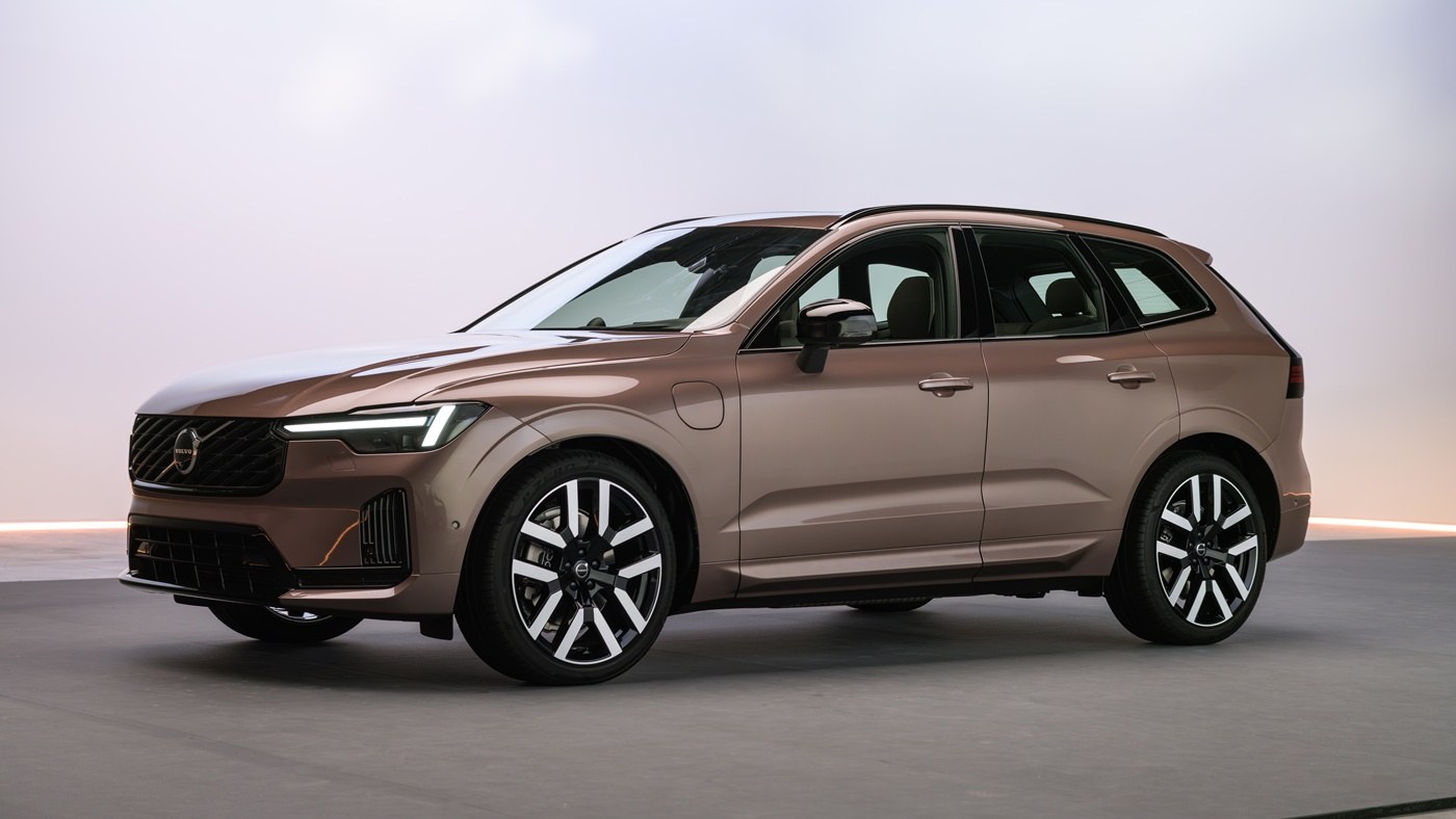 Yeni 2026 Volvo XC60 PHEV tek yakıt deposuyla 1.200 kilometreni aşan menzile sahip