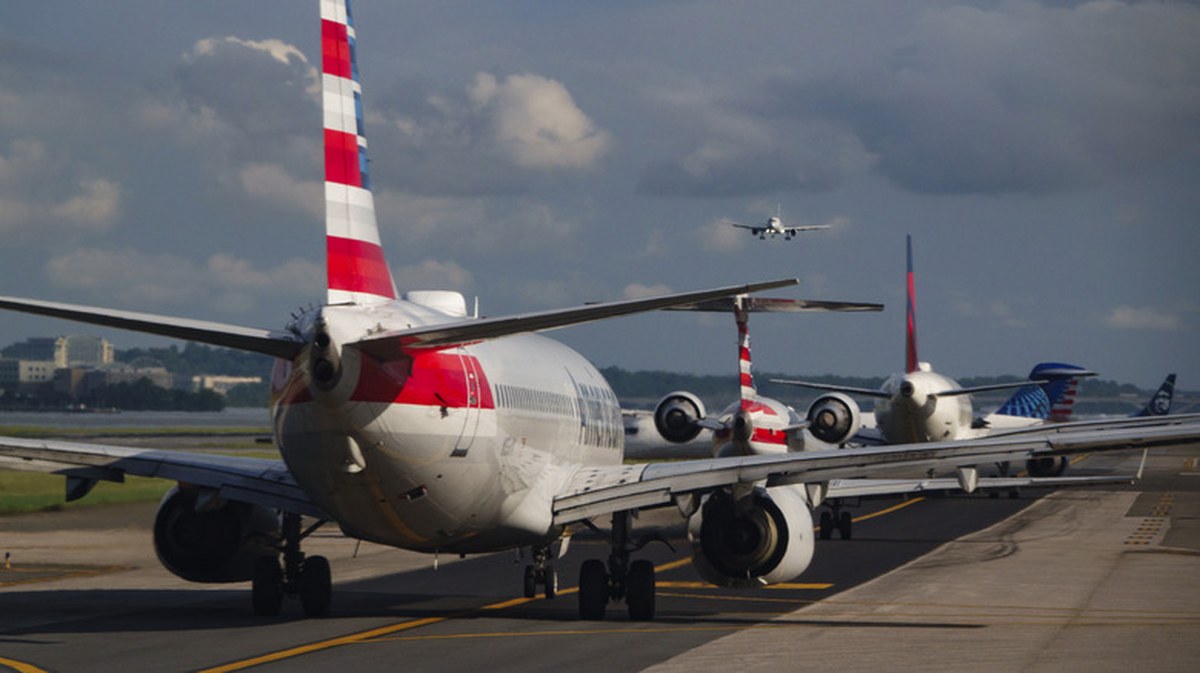 American Airlines Expecting To Pay Extra $1 Billion For Fuel Thanks To Iran War