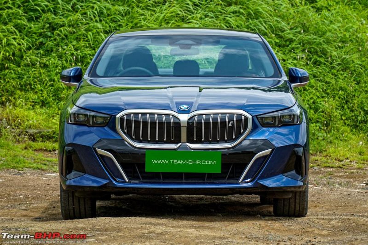 BMW i5 Uzun Tekerlek Mesafeli Modelin Dış Görünüşü: Bilmeniz Gereken Tüm Detaylar