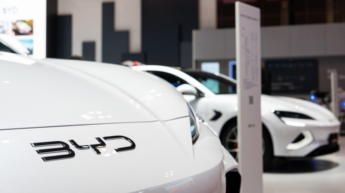 BYD models on display at a motorshow