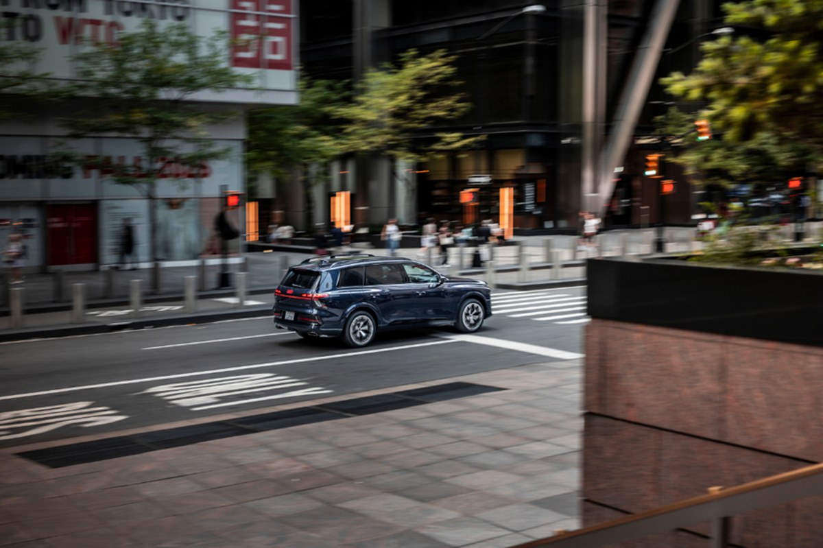 Audi Q9.
