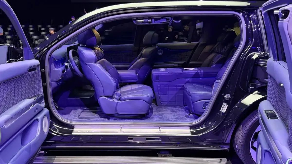 2027 Genesis GV90 Neolun First Edition In Person 25