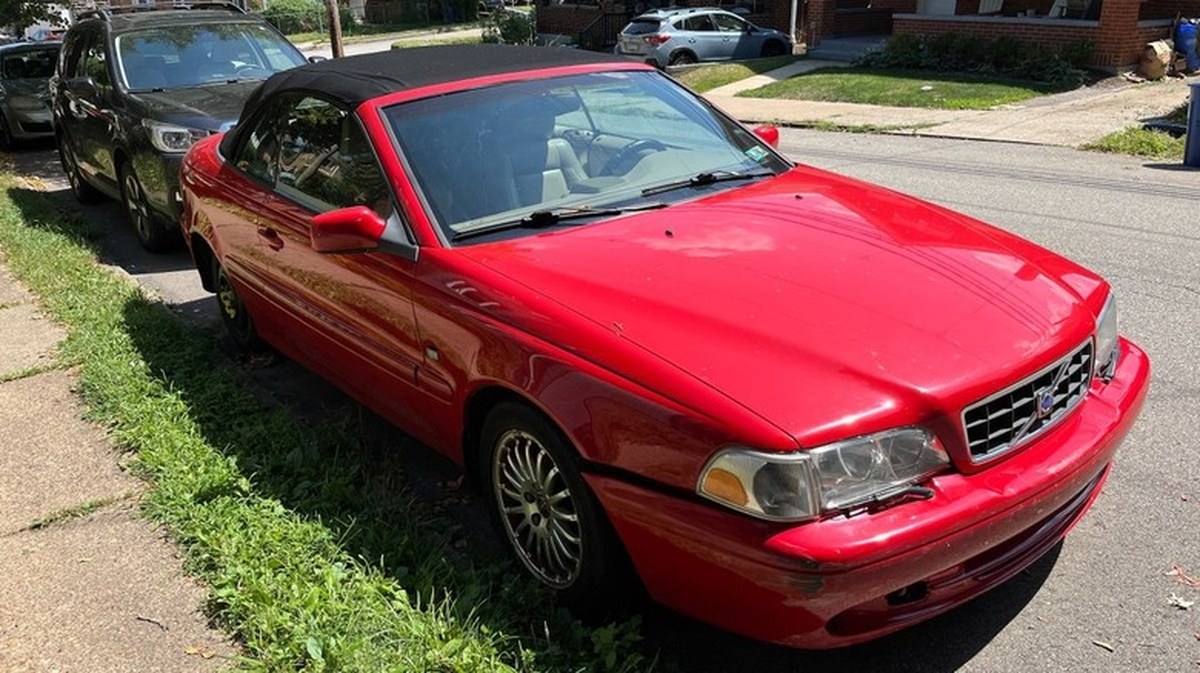 At $2,300, Would You Roll Up Your Sleeves For This 2004 Volvo C70?