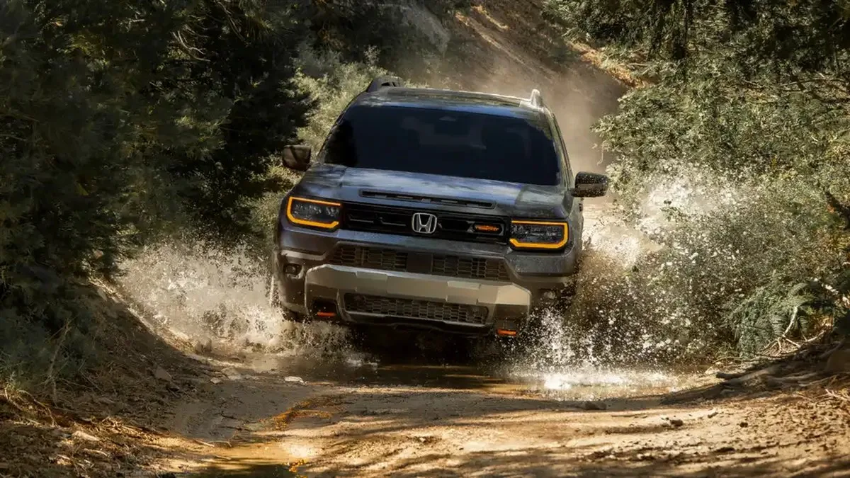 2027 Honda Passport TrailSport exterior (4)