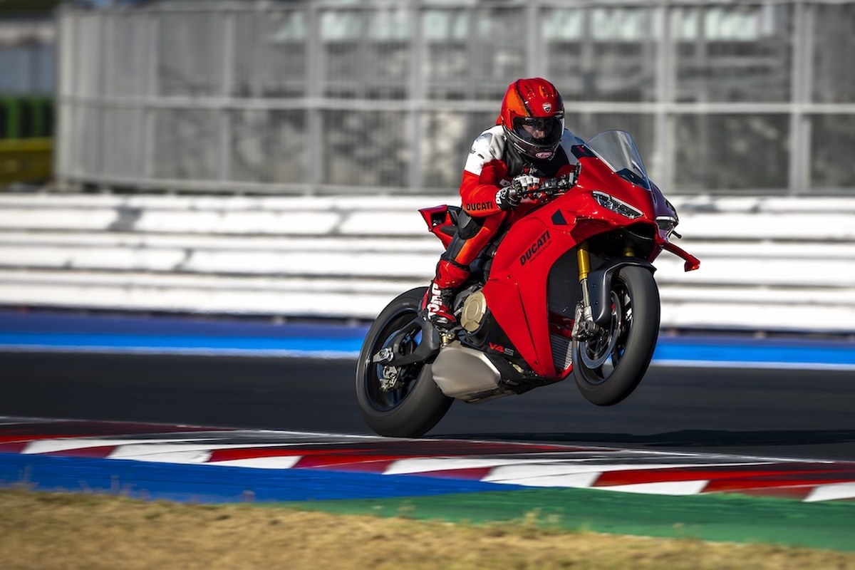 2027 Ducati Panigale V4 S First Look and SpecsThe new superbike is coming from Ducati—lighter, faster, and more downforcey…
