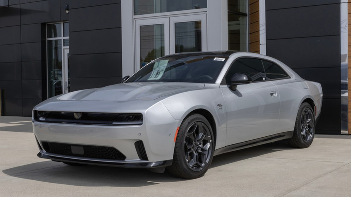 Dodge Wants To Bring Back The V8 Hellcat