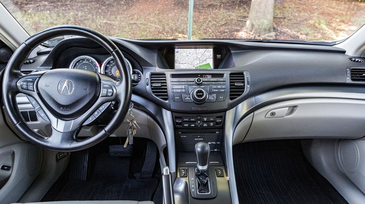 This 2012 Acura TSX Sport Wagon Is As Rare As An R35 Nissan GT-R But Way More Practical