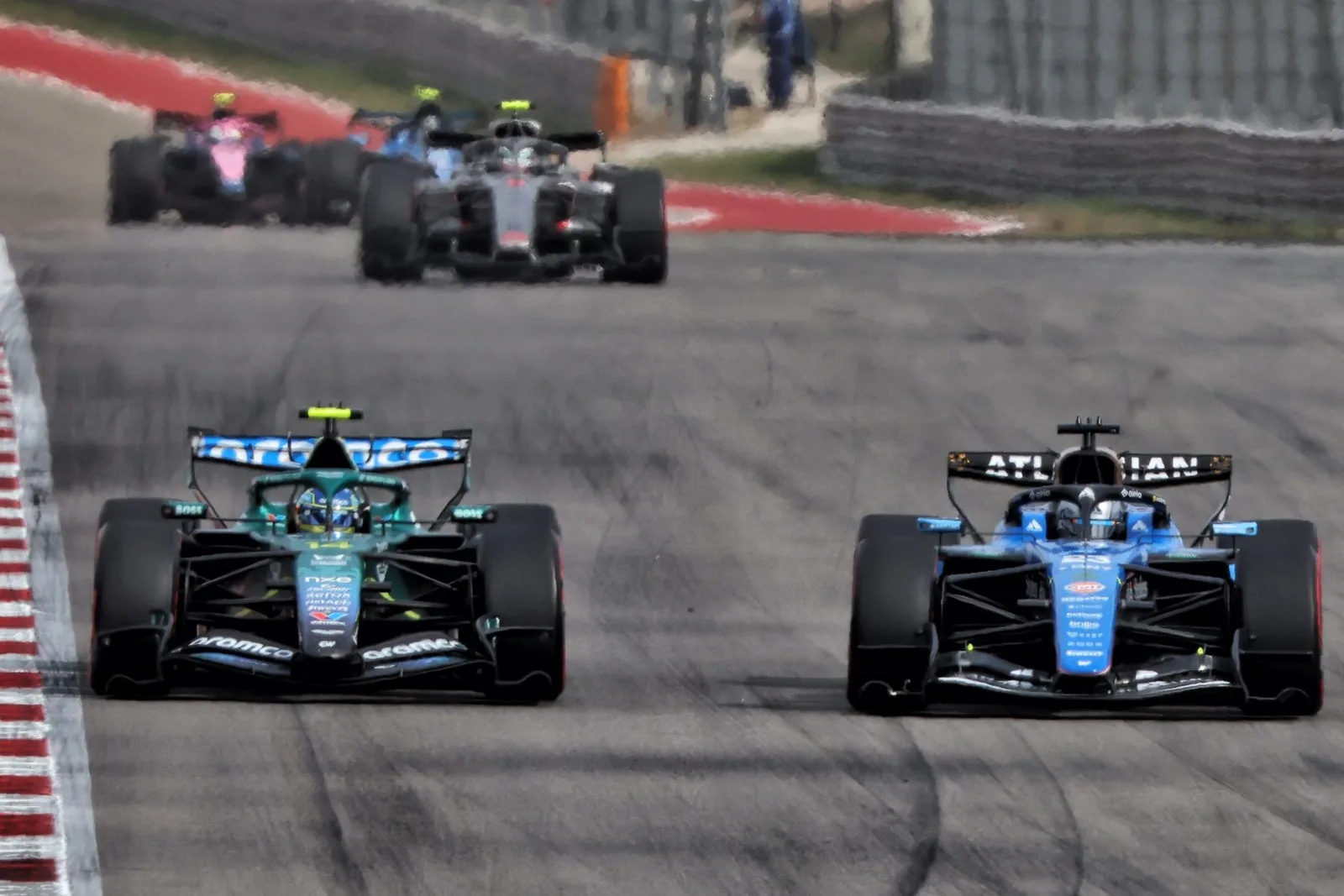 Alonso, Albon Çarpışmasının Ardından Sürüş Standartlarının "Çok Düşük" Olduğunu Söyledi