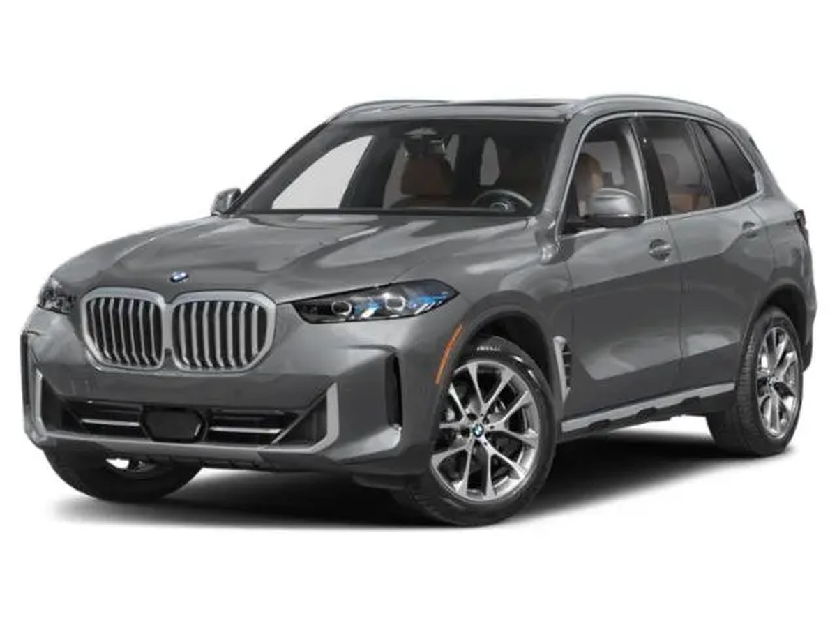 New X5 Gets Some BMW M Love, But It's No AMG Killer