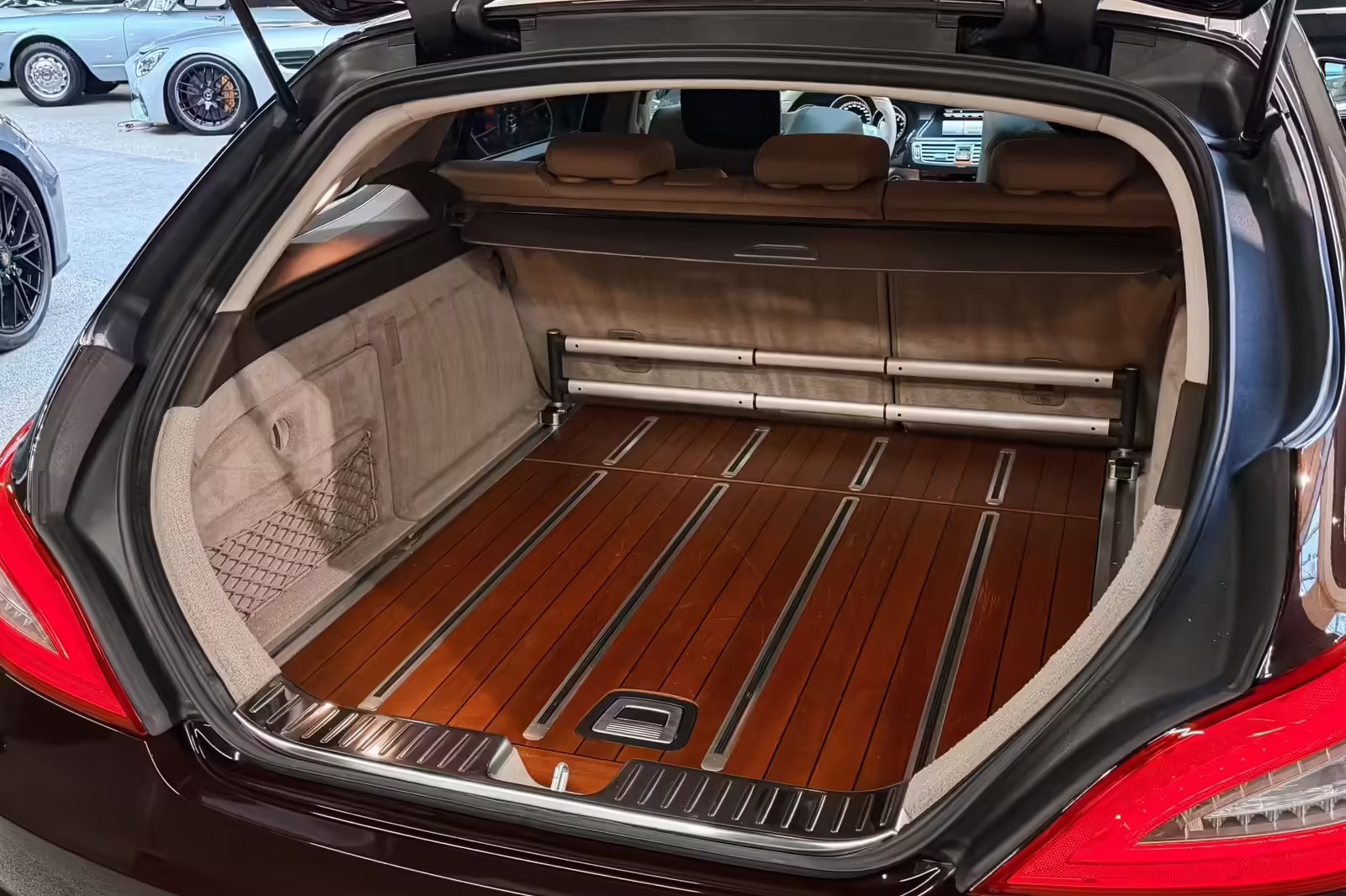 Mercedes-Benz CLS 63 AMG Shooting Brake: Nadir V8'li model, 100.000 Euro değer kaybıyla satışta