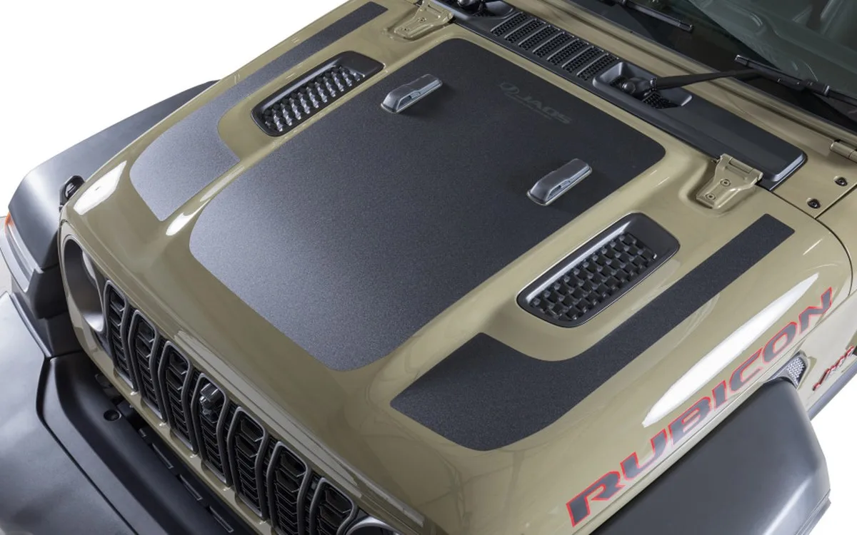 Jeep, JAOS ile Ortak Geliştirdiği "Wrangler Unlimited" İçin Özel 4 Parça: Kaput Kalkanı ve Çamur Kal