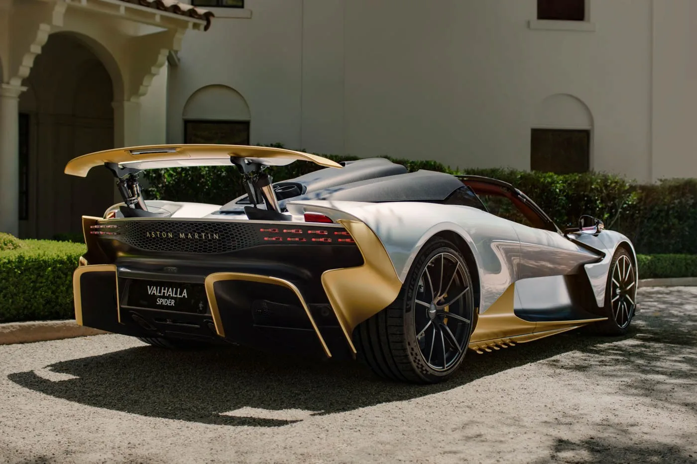 Aston Martin Valhalla Spider'ı Gökyüzüne Açtı