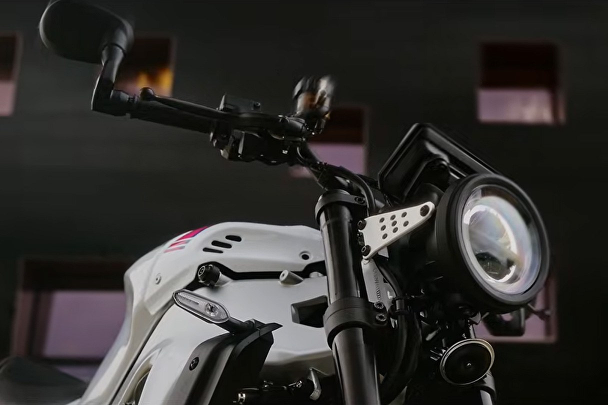 画像1: 新色が激アツッ‼ ヤマハ「XSR900」2027年モデルが90's“あの名車”のオマージュで登場、国内にも導入はほぼ確定か⁉