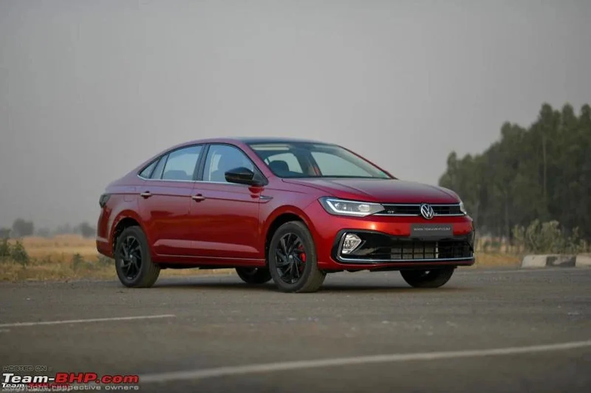 2026 Skoda Slavia Rakipleriyle Karşılaştırıldı: Boyutlar, Motorlar ve Özellikler