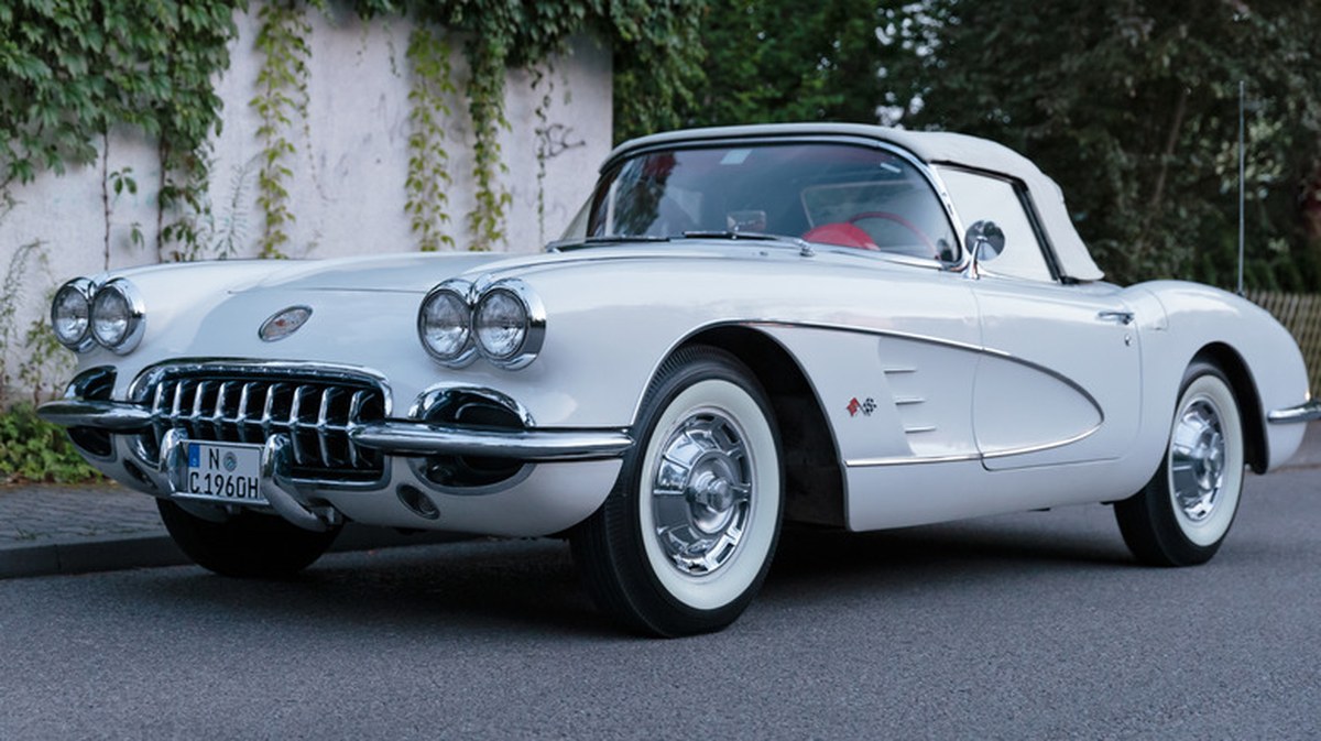 1953 Chevrolet Corvette with a wraparound windshield