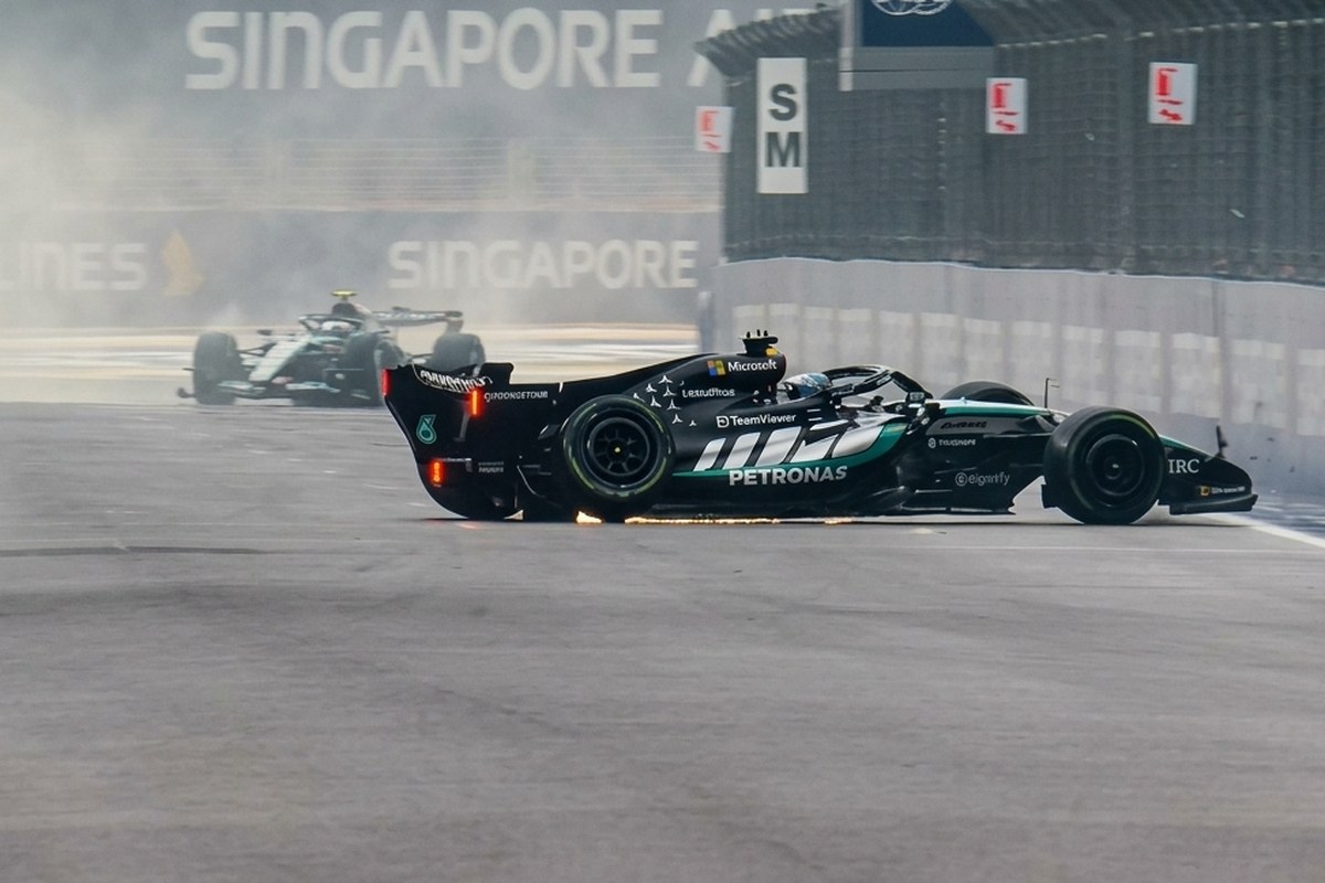Singapore Sprint'te Verstappen kazandı, Russell erken çöktü