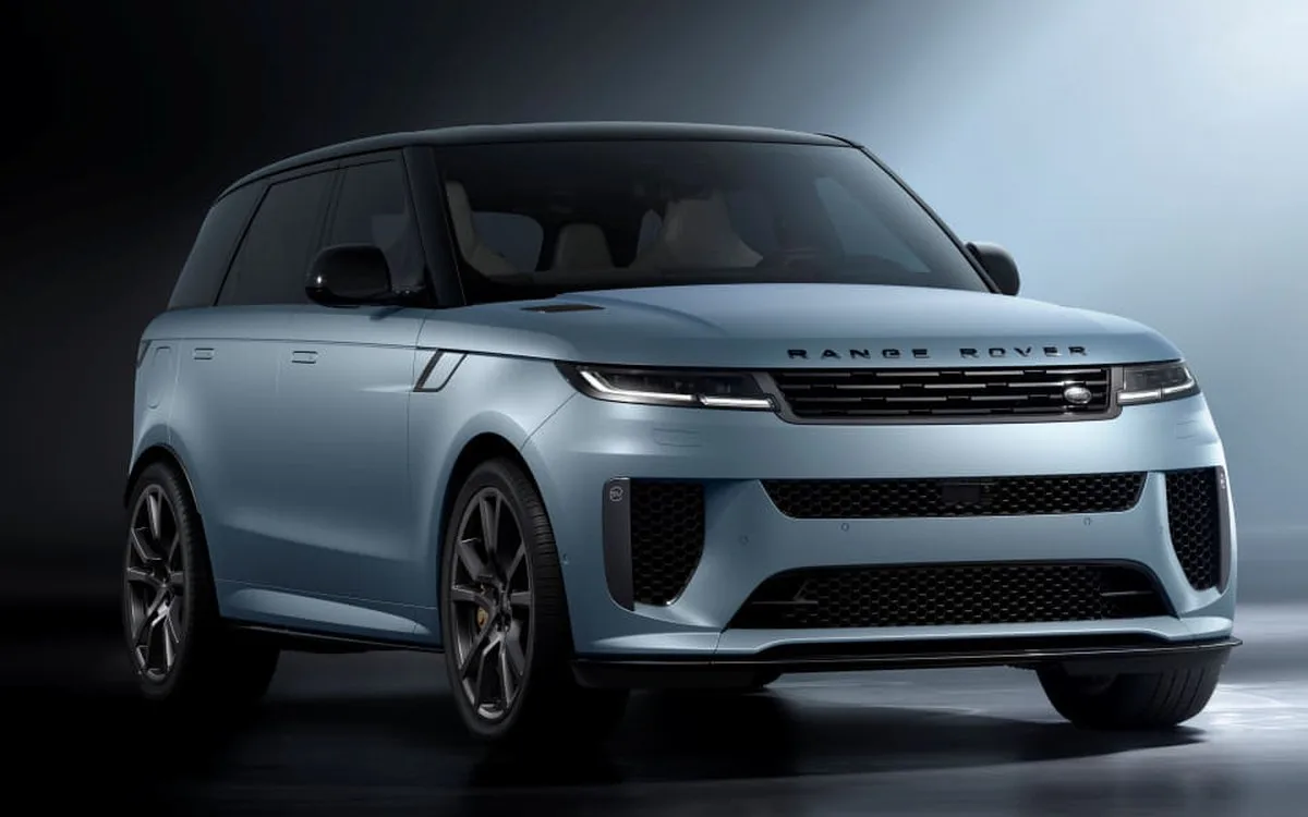 Land Rover'dan Sadece 4 Adet Üretilen Özel Model "Range Rover Sports SV Bespoke İrideçesans Edisyonu
