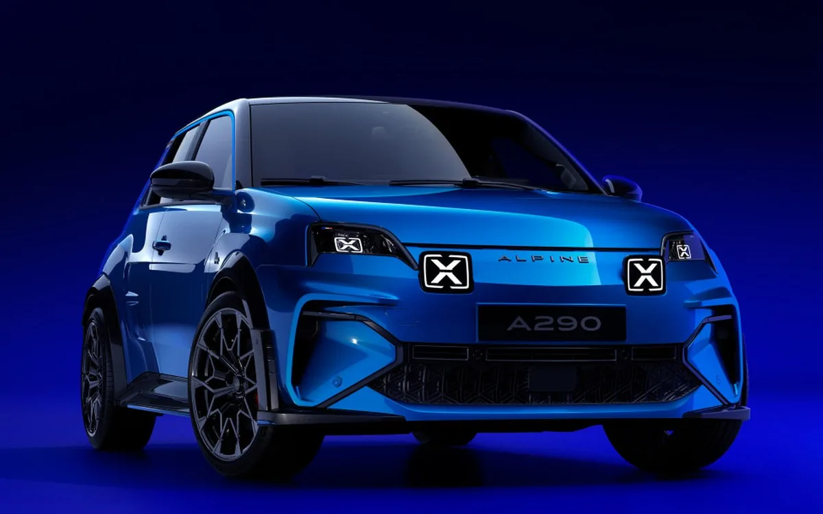 Alpine, İlk EV Hot Hatch "A290" İçin Japonya'ya Gelişini Duyurdu: 19 Kasım'da Satışa Çıkacak