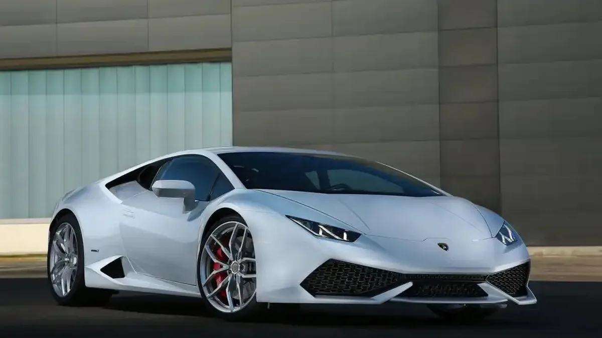 2014-2019 Lamborghini Huracan LP610-4 White Front Angled View