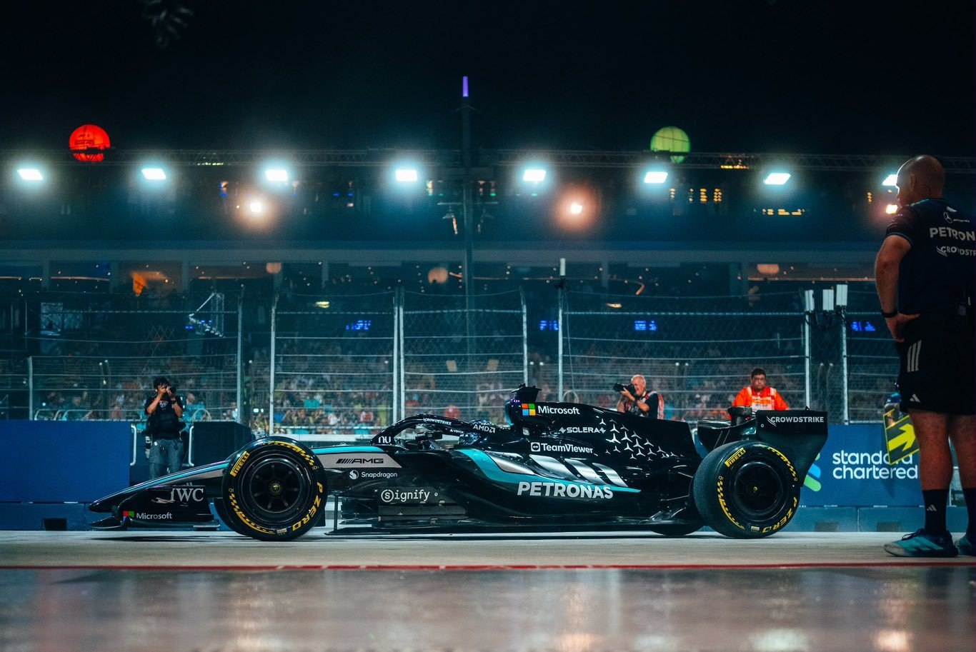 Verstappen Sprint Eleme Turunda Şampiyonluğu Sürdü, Singapur'da Pole Attı