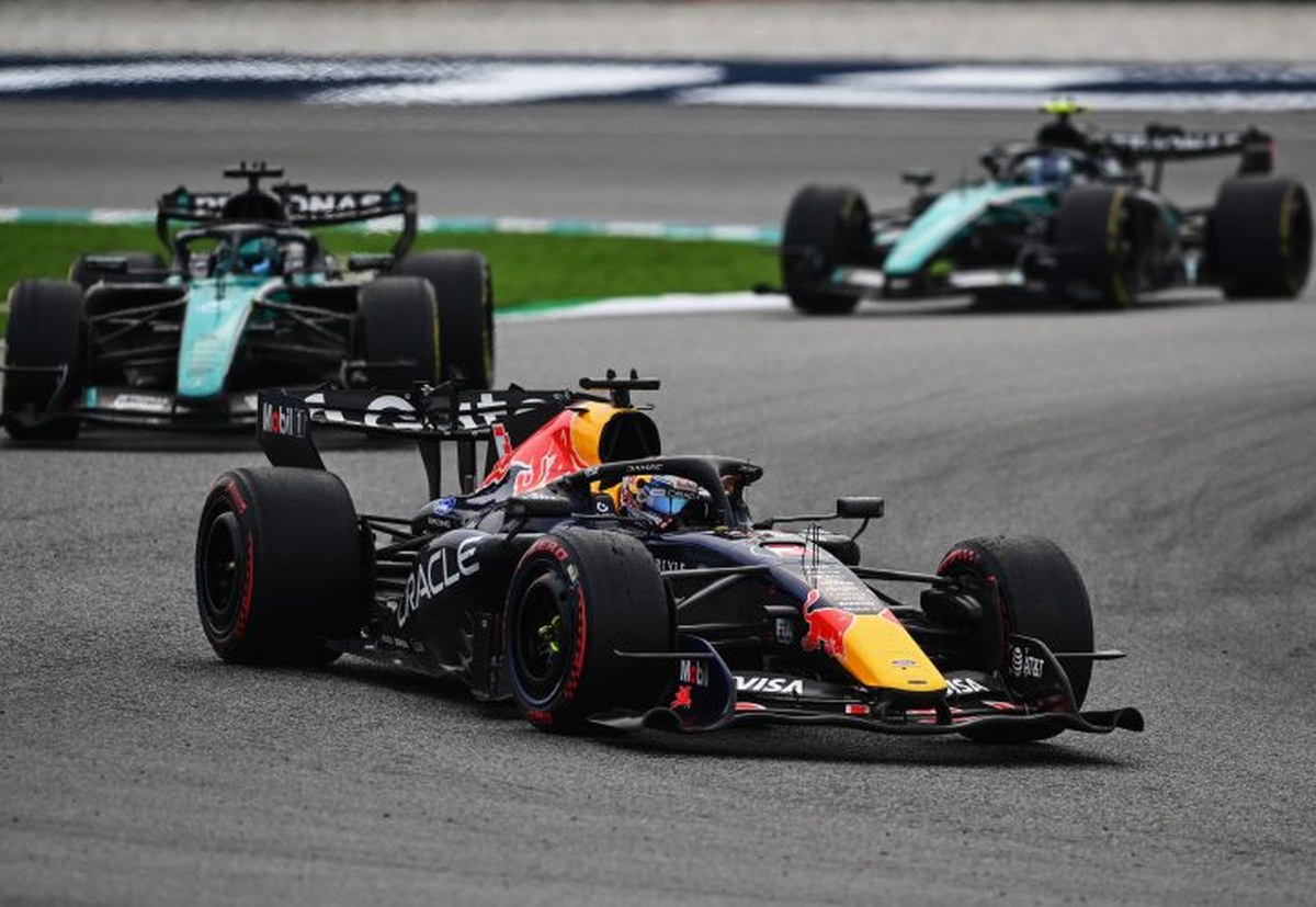 Bahreyn Grand Prix'i: Verstappen, Sepang'daki karmaşanın ortasında 2026'nın ilk zaferini kazandı