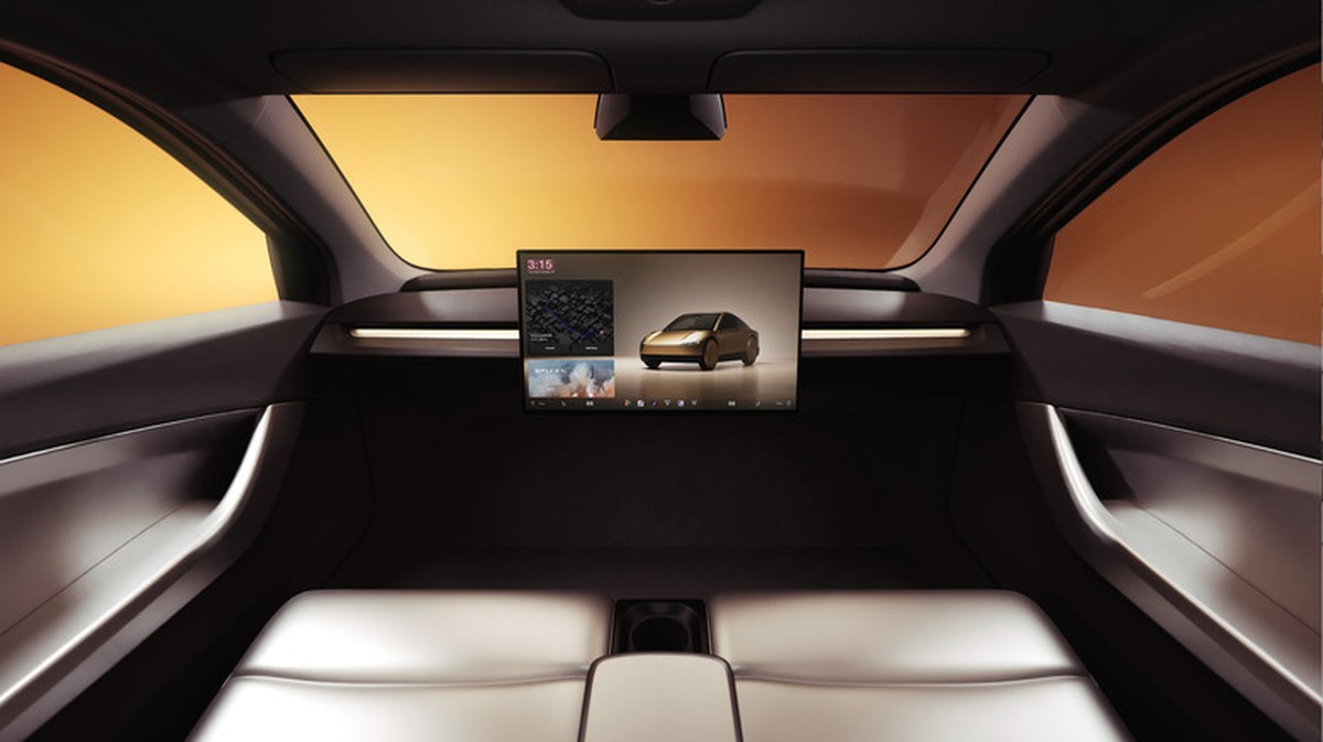 Tesla Cybercab's Touchscreen Is Already Proving To Be A Problem For First Responders