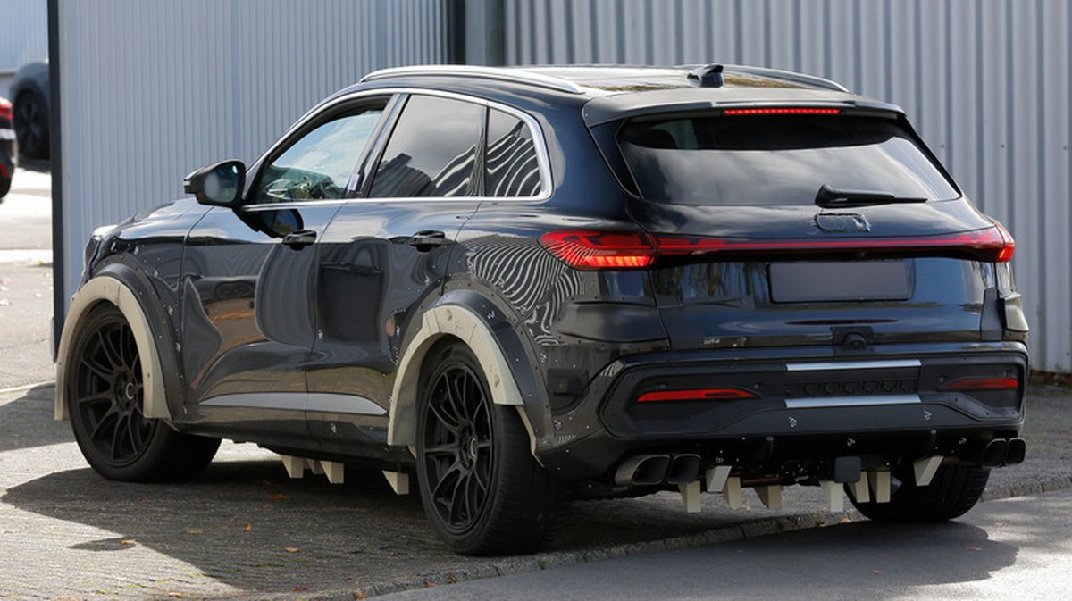 Porsche's Gas-Powered Macan Replacement Is Hiding Under This Widebody Audi Q5