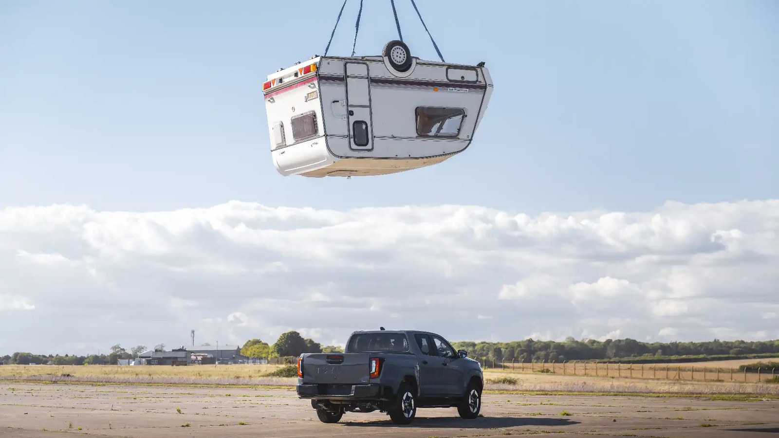toyota-hilux-ev-torture-test-08